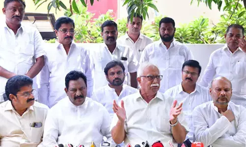 చంద్రబాబుపై అత్యాచారం కేసు తప్ప అన్ని సెక్షన్లూ పెట్టారు: కేంద్ర మాజీ మత్రి అశోక్ గజపతిరాజు