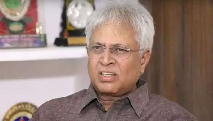 Skill Case: చంద్రబాబు, జగన్కు మంచిదే.. ఉండవల్లి కీలక వ్యాఖ్యలు Skill Case: చంద్రబాబు, జగన్కు మంచిదే.. ఉండవల్లి కీలక వ్యాఖ్యలు