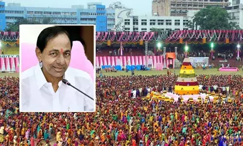 తెలంగాణ ఆత్మగౌరవానికి బతుకమ్మ ప్రతీక: సీఎం కేసీఆర్