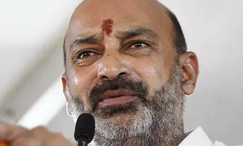 ప్రవళిక ఆత్మహత్య.. భావోద్వేగంతో బండి సంజయ్ కీలక పిలుపు