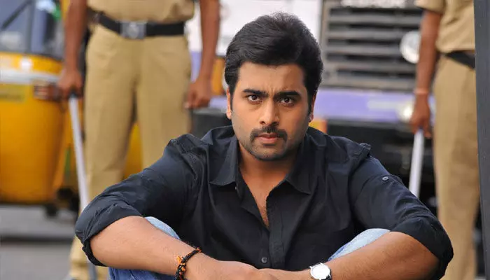 మనుషుల్లా వ్యవహరించి చంద్రబాబుకు వైద్యం అందించండి : Nara Rohit మనుషుల్లా వ్యవహరించి చంద్రబాబుకు వైద్యం అందించండి : Nara Rohit