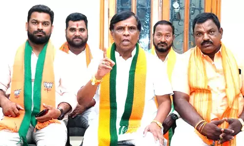కేసీఆర్ మేనిఫెస్టోను ప్రజలు నమ్మే స్థితిలో లేరు
