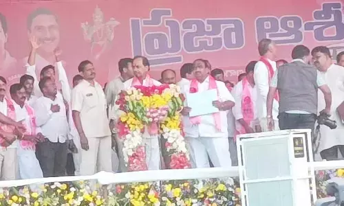 ఎన్నికల సమర శంఖారావం పూరించిన గులాబీ దళపతి