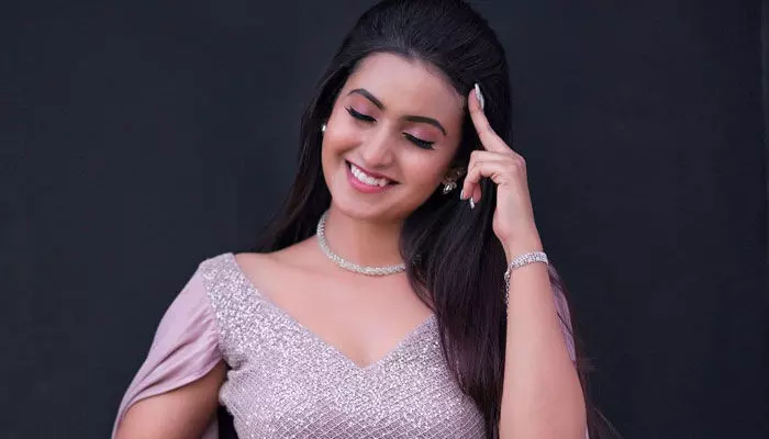 అవ్వా.. బెడ్పై బోర్లా పడుకుని దీపికా ఏం చేస్తుందో తెలిస్తే షాక్? అవ్వా.. బెడ్పై బోర్లా పడుకుని దీపికా ఏం చేస్తుందో తెలిస్తే షాక్?