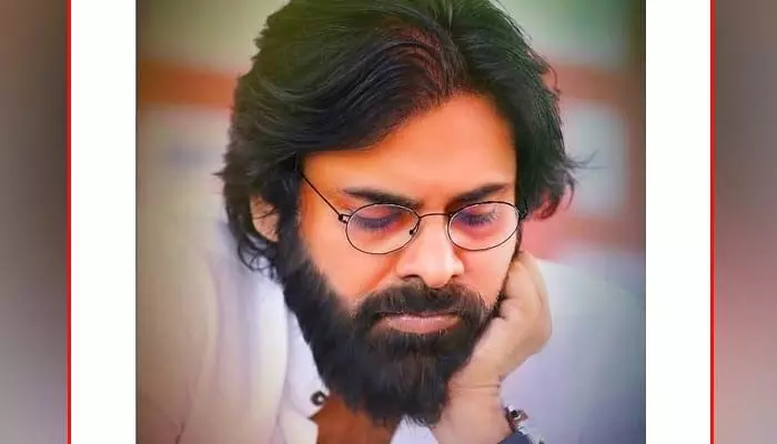 పవర్ స్టార్ కెరీర్ స్టార్టింగ్లో ఆ పని చేశారా? బయటపడ్డ సంచలన నిజాలు! పవర్ స్టార్ కెరీర్ స్టార్టింగ్లో ఆ పని చేశారా? బయటపడ్డ సంచలన నిజాలు!