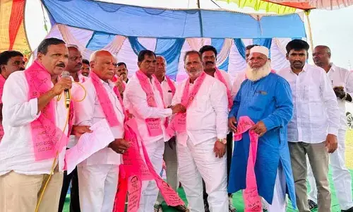బీఆర్ఎస్ తోనే అన్ని వర్గాల అభివృద్ధి : ఎమ్మెల్యే అంజయ్య యాదవ్