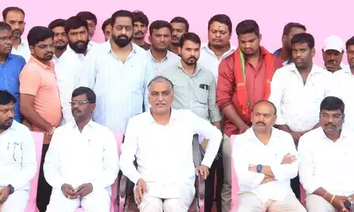కాంగ్రెస్ పార్టీనే బీఆర్ఎస్ మెనిఫెస్టోను కాఫీ కొట్టింది : మంత్రి