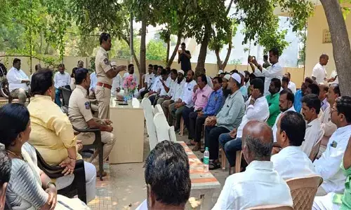 ఎన్నికలు సజావుగా సాగేందుకు సహకరించాలి - డీఎస్పీ శేఖర్ గౌడ్