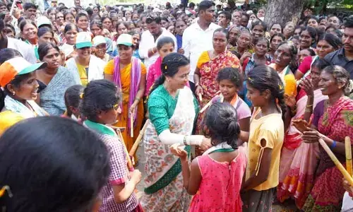 పాలకుర్తి ప్రజలకు ధైర్యం ఎక్కువ : ఝాన్సీ రెడ్డి