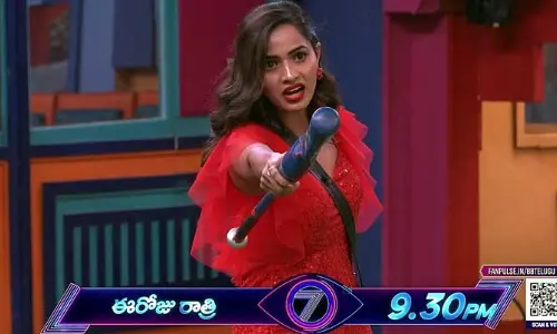 తూ నీ బతుకు అంటూ.. శోభ, ప్రియాంక ముఖంపై ఉమ్మిన భోలే