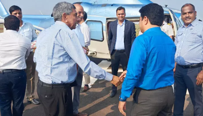 పట్టాలెక్కుతున్న రాయలసీమ వాసుల చిరకాల కల: కడప స్టీల్ ప్లాంట్ ఏర్పాటులో మరో ముందడుగు పట్టాలెక్కుతున్న రాయలసీమ వాసుల చిరకాల కల: కడప స్టీల్ ప్లాంట్ ఏర్పాటులో మరో ముందడుగు