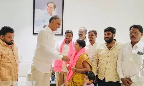 జహీరాబాద్ కాంగ్రెస్ పార్టీ‌కి బిగ్ షాక్! మంత్రి సమక్షంలో..