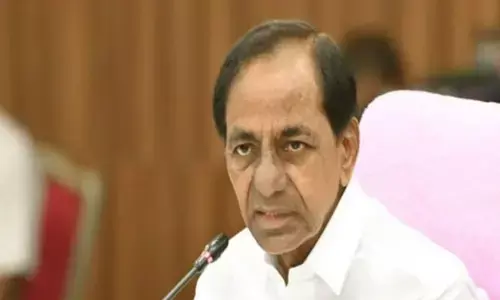 సొంత నియోజకవర్గంలో సీఎం కేసీఆర్‌కు షాక్.. ఈటలకు జై కొట్టిన బీఆర్ఎస్ నేతలు