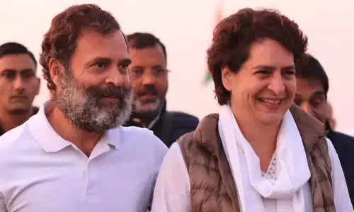 హైదరాబాద్‌కు చేరుకున్న రాహుల్, ప్రియాంక