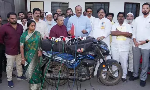Chandrababu Arrest: రూల్ ఆఫ్ లా‌ను కాపాడండి.. గవర్నర్‌కు టీడీపీ నేతల విజ్ఞప్తి