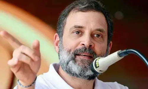 Rahul Gandhi : భూపాలపల్లిలో నిరుద్యోగులతో రాహుల్ గాంధీ బైక్ ర్యాలీ
