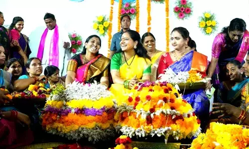 ఆర్మూర్ లో ఘనంగా బతుకమ్మ సంబరాలు