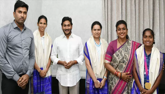 ఏషియన్ గేమ్స్ విజేతలకు సీఎం జగన్ అభినందనలు: రూ.4.29 కోట్లు నగదు ప్రోత్సాహకాలు విడుదల ఏషియన్ గేమ్స్ విజేతలకు సీఎం జగన్ అభినందనలు: రూ.4.29 కోట్లు నగదు ప్రోత్సాహకాలు విడుదల