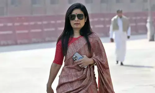 Mahua Moitra : మహువా మోయిత్రా కేసుపై ఎథిక్స్ కమిటీ కీలక ప్రకటన