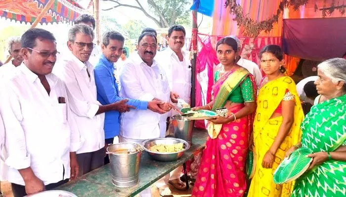 అందరికీ దసరా శుభాకాంక్షలు : ఎమ్మెల్యే సండ్ర అందరికీ దసరా శుభాకాంక్షలు : ఎమ్మెల్యే సండ్ర