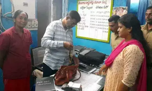 నిజంగా ఈ ఆర్టీసీ కండక్టర్ మనసు ‘బంగారం’