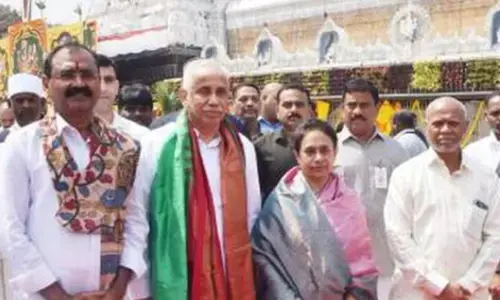 శ్రీవారిని దర్శించుకున్న గవర్నర్ అబ్ధుల్ నజీర్