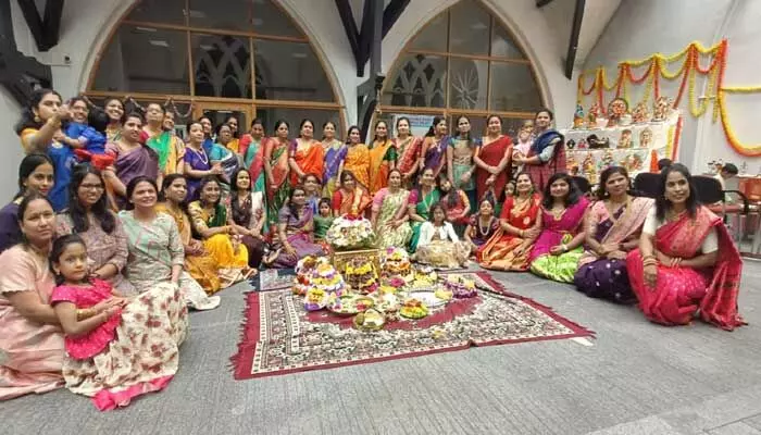 UK: స్కాట్లాండ్లో ఘనంగా బతుకమ్మ సంబురాలు UK: స్కాట్లాండ్లో ఘనంగా బతుకమ్మ సంబురాలు
