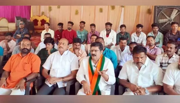 పార్టీ కోసం కష్టపడ్డా ఫలితం లేకపోయే : ముదుగంటి రవీందర్ రెడ్డి పార్టీ కోసం కష్టపడ్డా ఫలితం లేకపోయే : ముదుగంటి రవీందర్ రెడ్డి