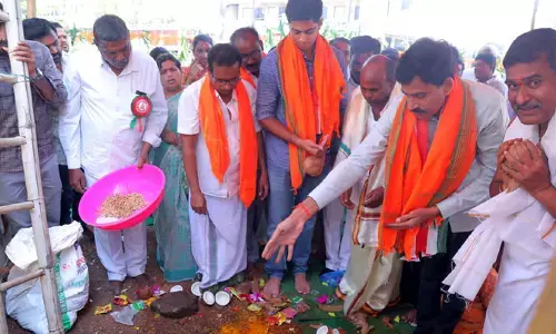 కాంగ్రెస్ ప్రభుత్వం వచ్చాక అర్హులందరికీ ఇళ్ల పట్టాలిస్తాం : పొంగులేటి