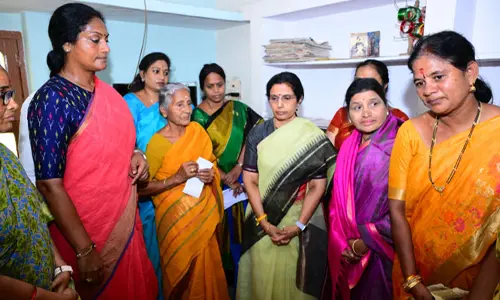 టీడీపీ కార్యకర్తల మృతితో చంద్రబాబు ఎంతో బాధపడ్డారు: నారా భువనేశ్వరి