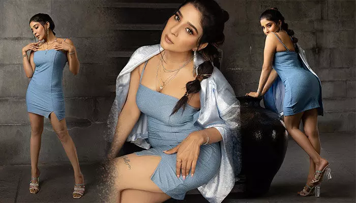 పొట్టి బట్టల్లో సెక్సీ ఫోజులు ఇస్తున్న Sakshi Agarwal.. పొట్టి బట్టల్లో సెక్సీ ఫోజులు ఇస్తున్న Sakshi Agarwal..
