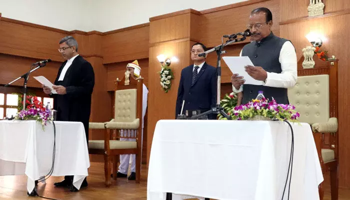 త్రిపుర గవర్నర్గా బాధ్యతలు స్వీకరించిన నల్లు ఇంద్రసేనా రెడ్డి త్రిపుర గవర్నర్గా బాధ్యతలు స్వీకరించిన నల్లు ఇంద్రసేనా రెడ్డి