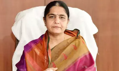 మహిళా కమిషన్ చైర్‌పర్సన్ ఖాళీ.. సునీతా లక్ష్మారెడ్డి రాజీనామా