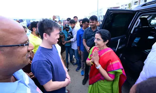 నారా భువనేశ్వరికి TCL సంస్థ ప్రతినిధుల సంఘీభావం