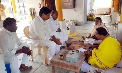 జాతకం చూపించుకున్న బీఆర్ఎస్ ఎమ్మెల్యేకు బిగ్ ట్విస్ట్