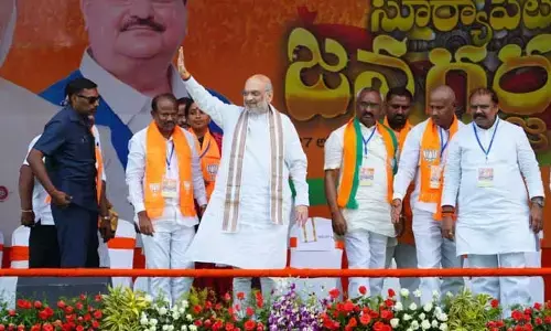 కేటీఆర్‌ను సీఎం చేయడం కోసం కేసీఆర్ పోరాటం,                      రాహుల్ ని ప్రధాని చేయడం కోసం సోనియా ఆరాటం : మంత్రి అమిత్ షా