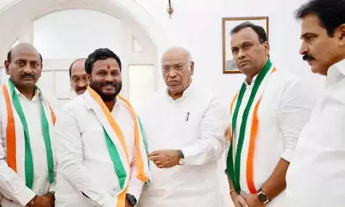 కాటా శ్రీనివాస్ vs నీలం మధు.. పటాన్ చెరు టికెట్ దక్కెది ఎవరికో..?