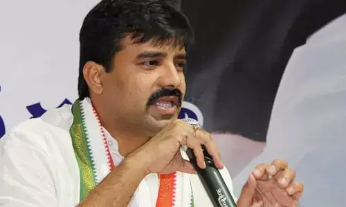 కిరాయి మనుషులతో కేసీఆర్, కేటీఆర్ దొంగ నాటకాలు