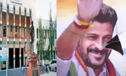 బ్రేకింగ్: గాంధీభవన్ వద్ద తీవ్ర ఉద్రిక్తత.. రేవంత్ రెడ్డి ఫ్లెక్సీలు చింపి ఆందోళన