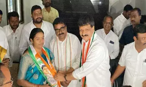 బీఆర్ఎస్ కు వెల్దుర్తి ఎంపీపీ గుడ్ బాయ్