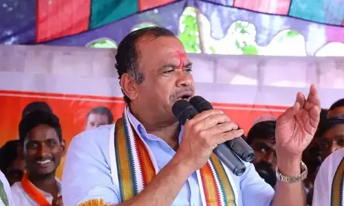 తెలంగాణను పాలించే అర్హత సీఎం కేసీఆర్‌కు లేదు: ఎంపీ కోమటిరెడ్డి ఫైర్