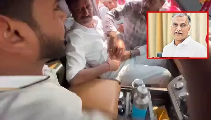 MP ప్రభాకర్ రెడ్డిపై హత్నాయత్నం.. హుటాహుటిన ఆసుపత్రికి బయలుదేరిన హరీష్ రావు MP ప్రభాకర్ రెడ్డిపై హత్నాయత్నం.. హుటాహుటిన ఆసుపత్రికి బయలుదేరిన హరీష్ రావు