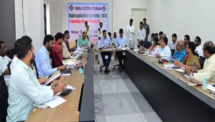 ఎన్నికల నోడల్ అధికారులు పూర్తి అవగాహనతో విధులు నిర్వర్తించాలి - జిల్లా ఎన్నికల అధికారి ఎన్నికల నోడల్ అధికారులు పూర్తి అవగాహనతో విధులు నిర్వర్తించాలి - జిల్లా ఎన్నికల అధికారి
