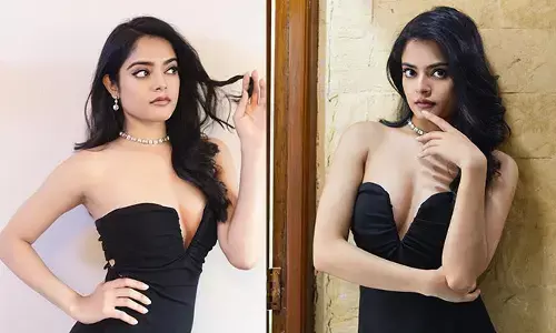 లే లేత అందాలతో కుర్రాళ్లకు సెగలు రేపుతోన్న బాలీవుడ్ యంగ్ బ్యూటీ Riddhi Kumar