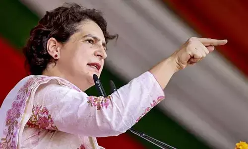 రేపు తెలంగాణకు ప్రియాంక గాంధీ