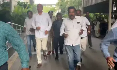 కొత్త ప్రభాకర్ రెడ్డిపై హత్యాయత్నం.. ఆస్పత్రి వద్ద పరిగెత్తిన హరీష్ రావు (వీడియో)