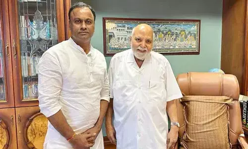 రామోజీ రావును కలిసిన కోమటిరెడ్డి రాజగోపాల్ రెడ్డి