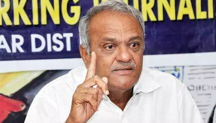‘‘వేశ్యకు కూడా ఓ నీతి ఉంటుంది స్వామి..!’’ తాజా రాజకీయాలపై నారాయణ సెటైర్లు ‘‘వేశ్యకు కూడా ఓ నీతి ఉంటుంది స్వామి..!’’ తాజా రాజకీయాలపై నారాయణ సెటైర్లు