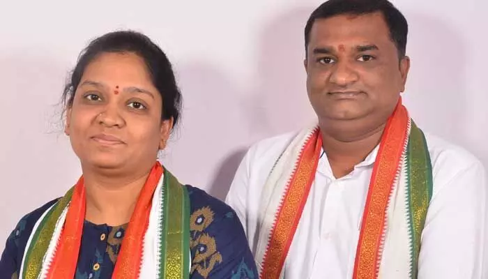 కాంగ్రెస్ పార్టీకి రాజీనామా చేసిన క్రాంతి కుమార్ దంపతులు కాంగ్రెస్ పార్టీకి రాజీనామా చేసిన క్రాంతి కుమార్ దంపతులు