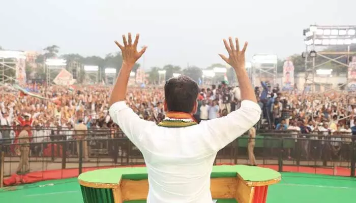మేము దాడులే చేయాలనుకుంటే మీరు రోడెక్కరు: Revanth Reddy మేము దాడులే చేయాలనుకుంటే మీరు రోడెక్కరు: Revanth Reddy
